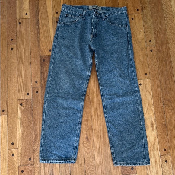 Wrangler Jeans Men's 32 x 29 Classic Five Pocket - Picture 1 of 6